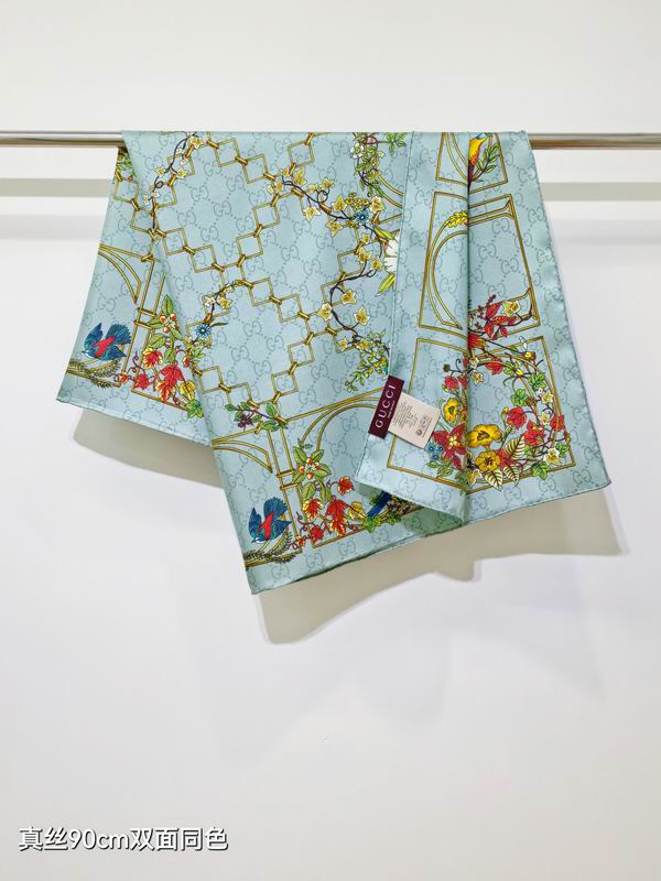 Gucci Silk Scarf 90X90cm E40 (14)