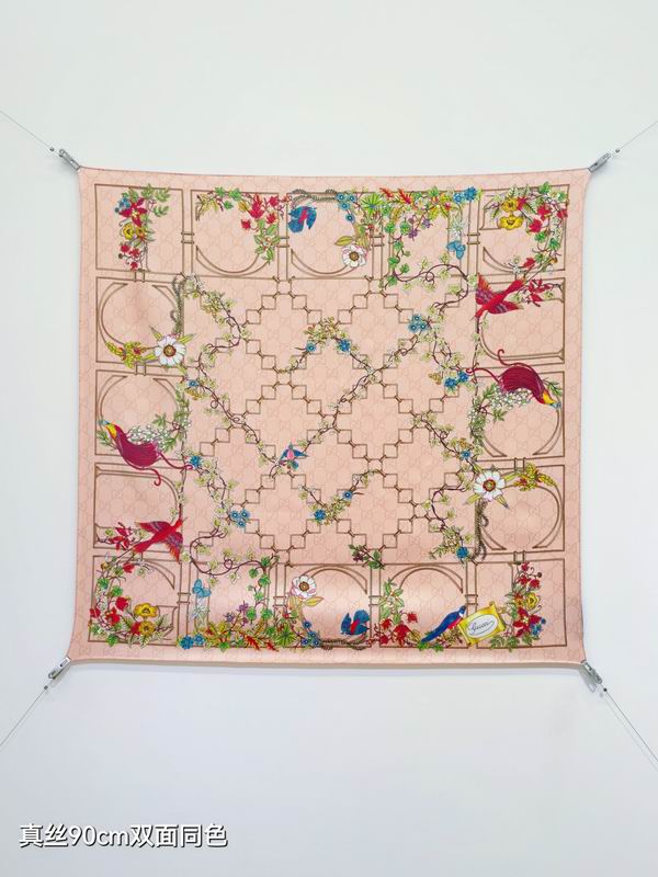 Gucci Silk Scarf 90X90cm E40 (27)