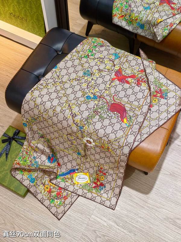 Gucci Silk Scarf 90X90cm E40 (35)