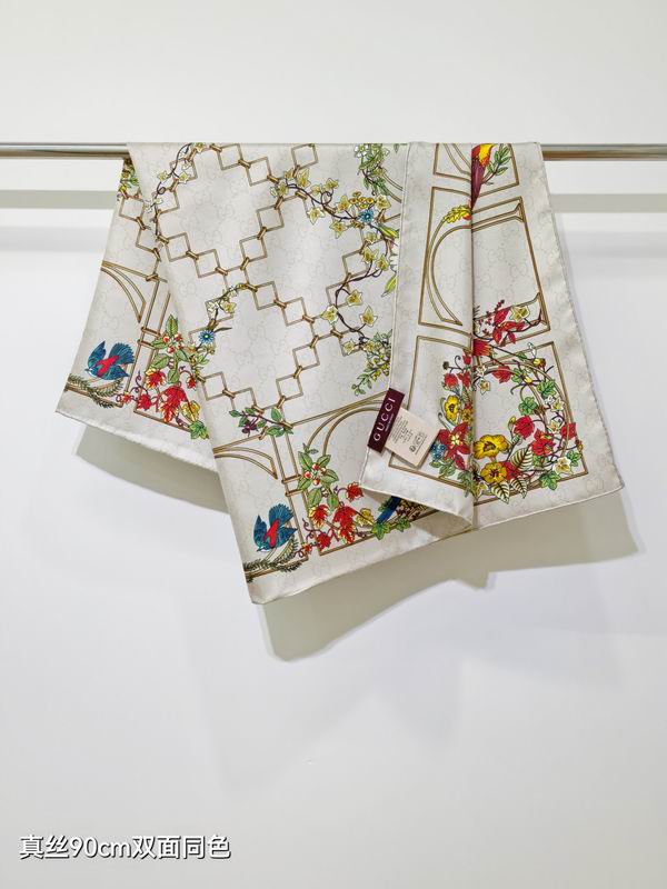 Gucci Silk Scarf 90X90cm E40 (5)