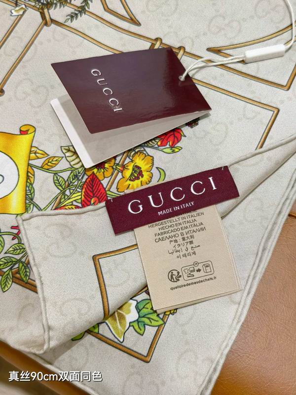 Gucci Silk Scarf 90X90cm E40 (6)