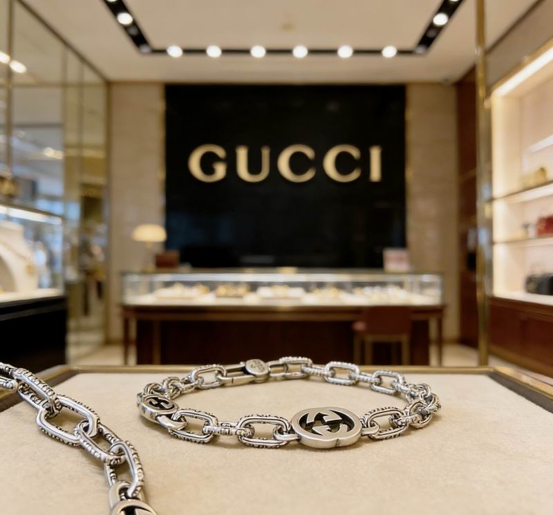 Gucci Suits 03yxs04 (1)