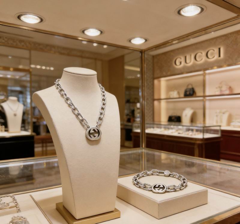 Gucci Suits 03yxs04 (8)