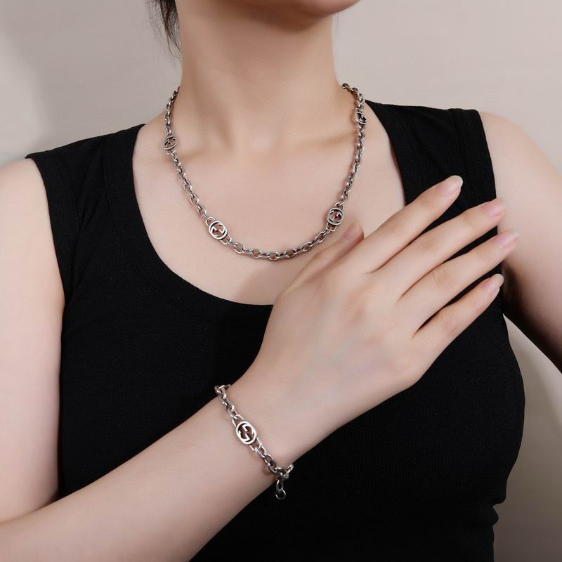 Gucci Suits 03yxs07 (2)