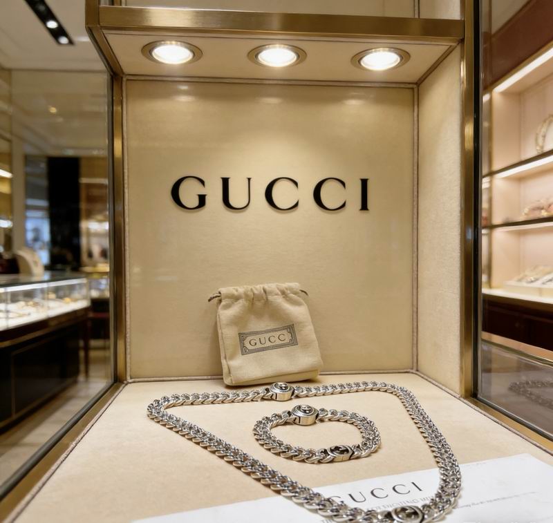 Gucci Suits 03yxs08 (4)