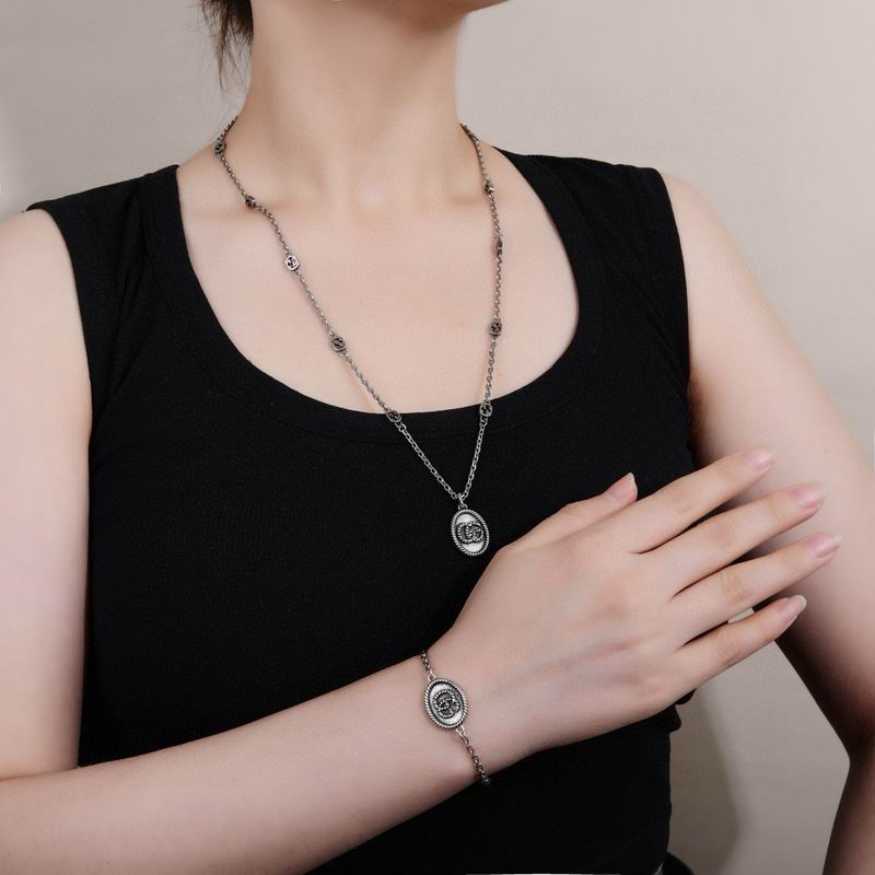 Gucci Suits 04yxs15 (2)