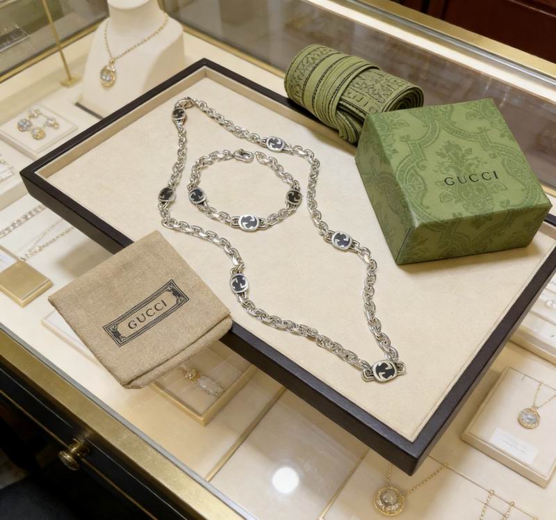 Gucci Suits 04yxs18 (5)