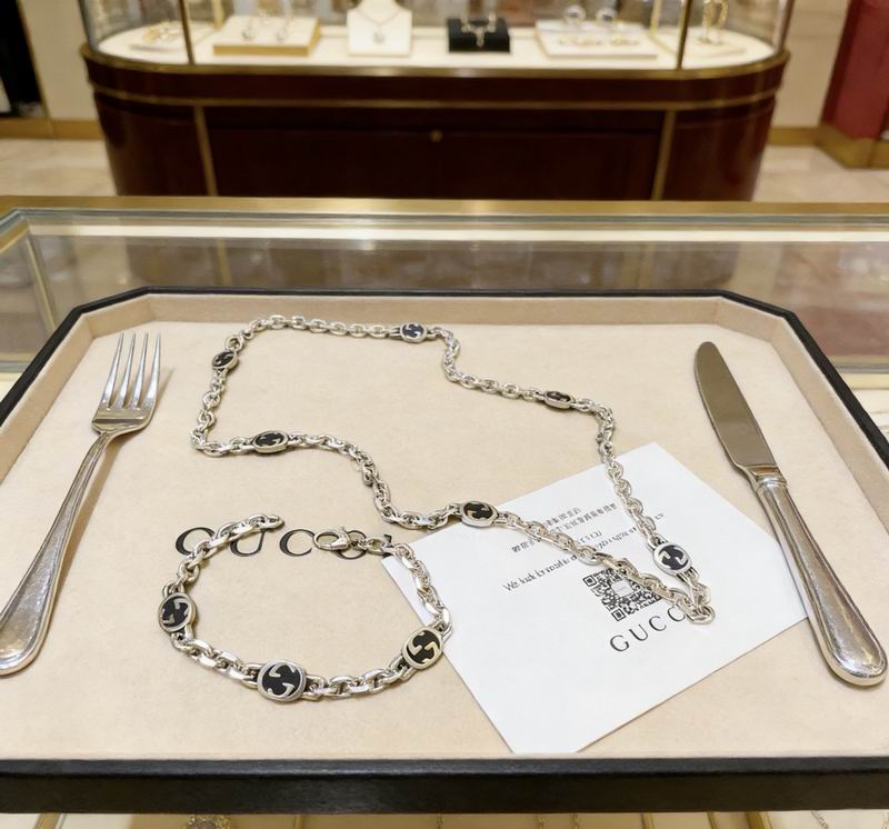 Gucci Suits 04yxs18 (7)