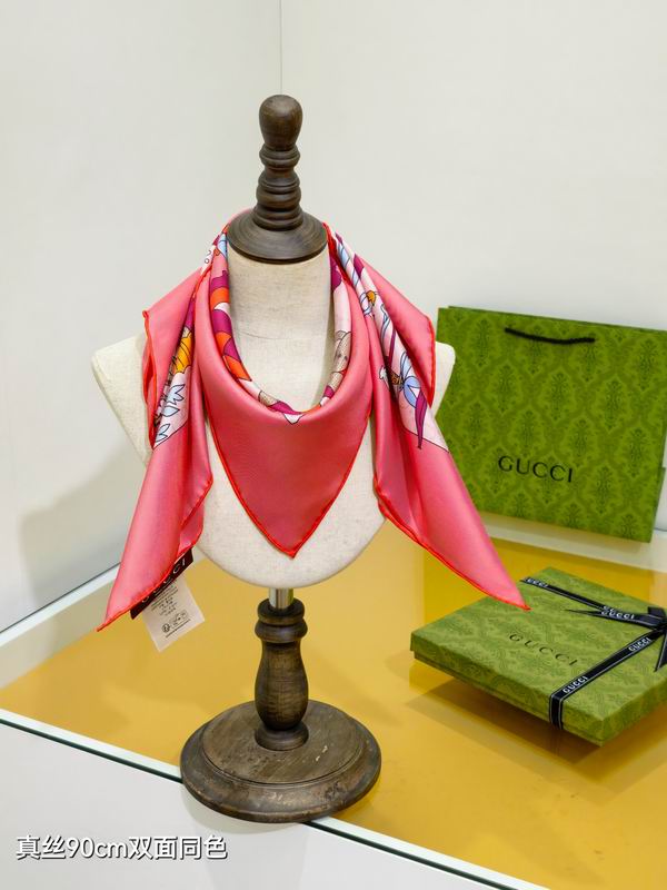 Gucci silk scarf 90X90cm E52 (1)