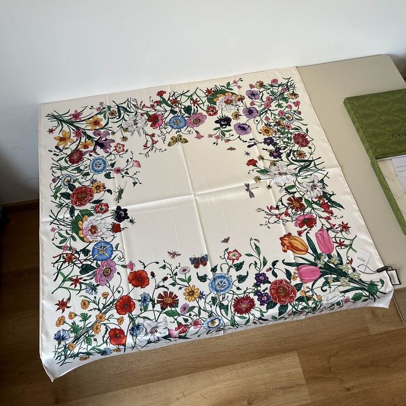 Gucci silk scarf hm (49)