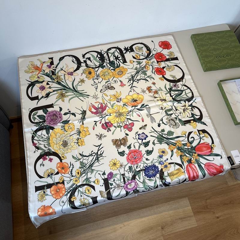 Gucci silk scarf hm (7)