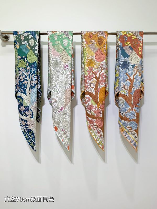 Hermes silk scarf 90X90cm E44 (1)