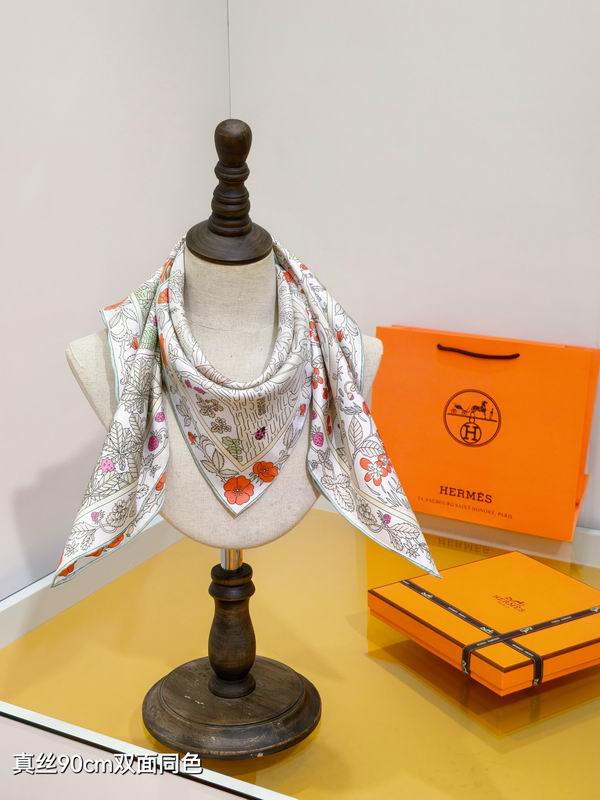 Hermes silk scarf 90X90cm E44 (32)