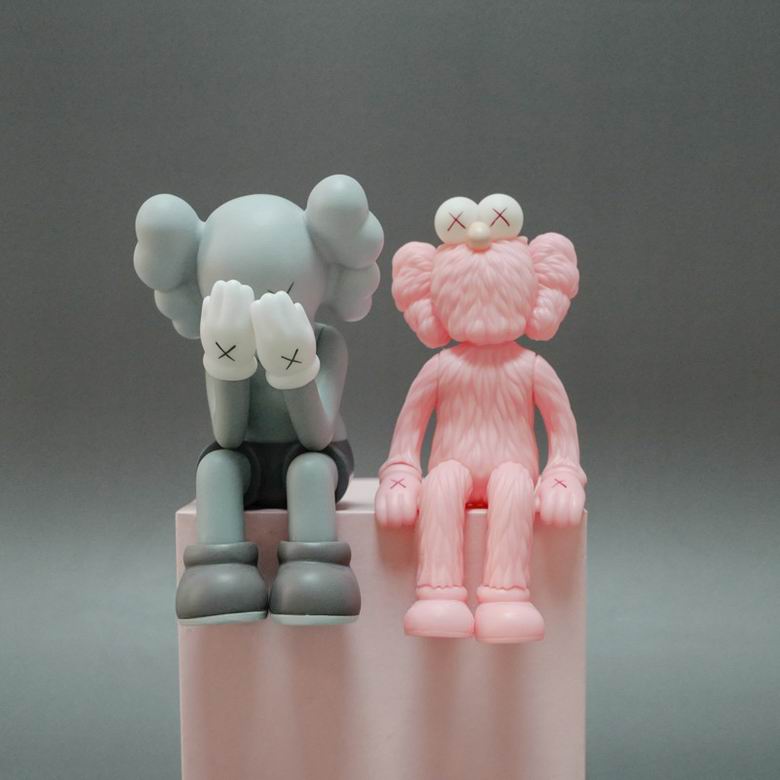 Kaws 12 6 9cm 60g m    (3)