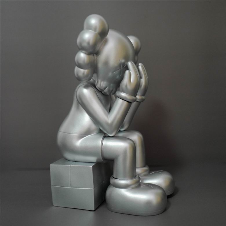 Kaws 14 22 28cm    (5)