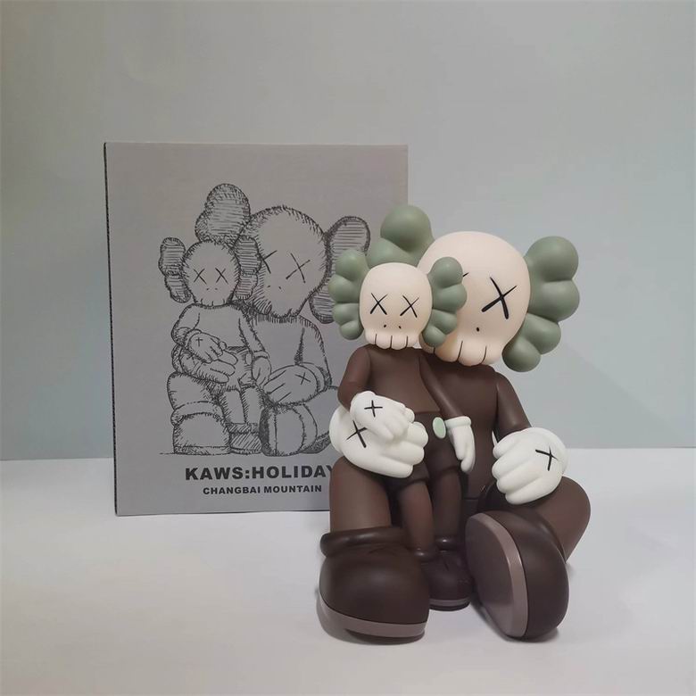 Kaws 16x18x22cm  (2)