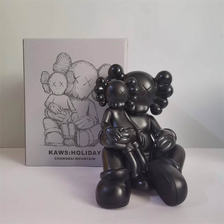 Kaws 16x18x22cm  (4)