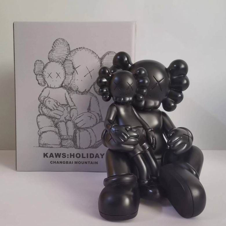 Kaws 16x18x22cm  (5)