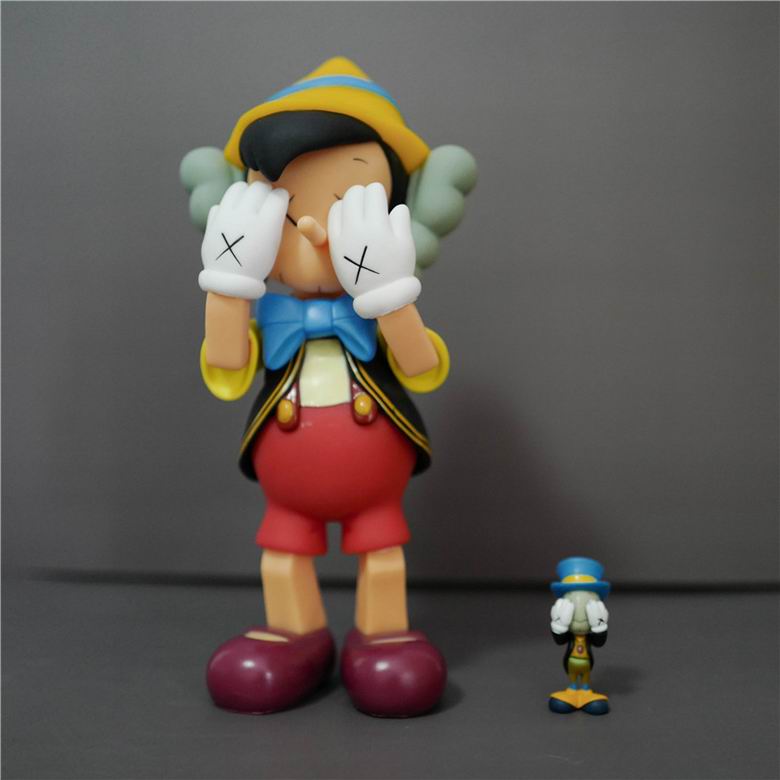 Kaws 22 27 47cm   (3)
