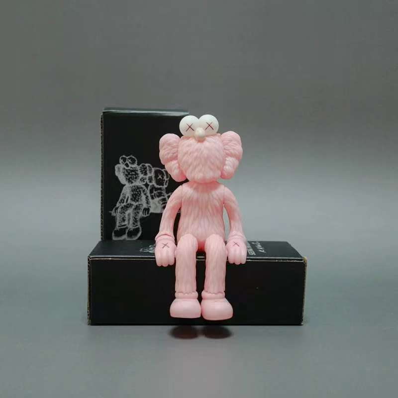 Kaws 8x7x12cm 110g   (2)