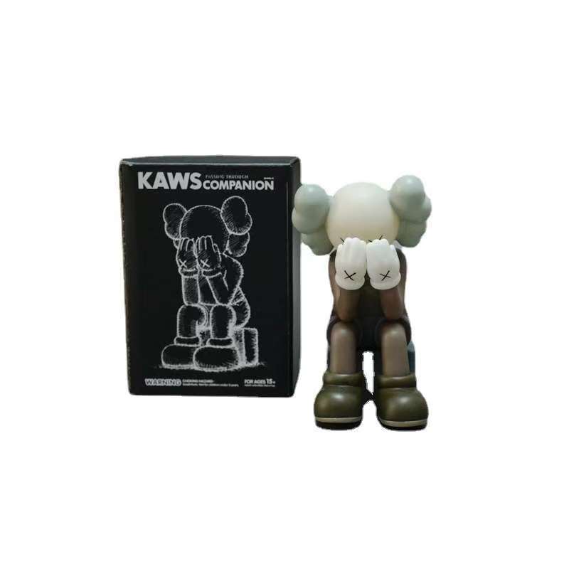 Kaws 8x7x12cm 110g   (6)