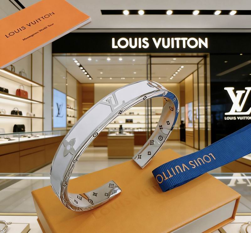 LV Bracelet 02yxs64 (8)