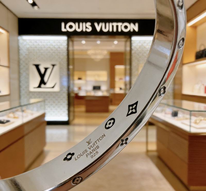 LV Bracelet 02yxs64 (9)