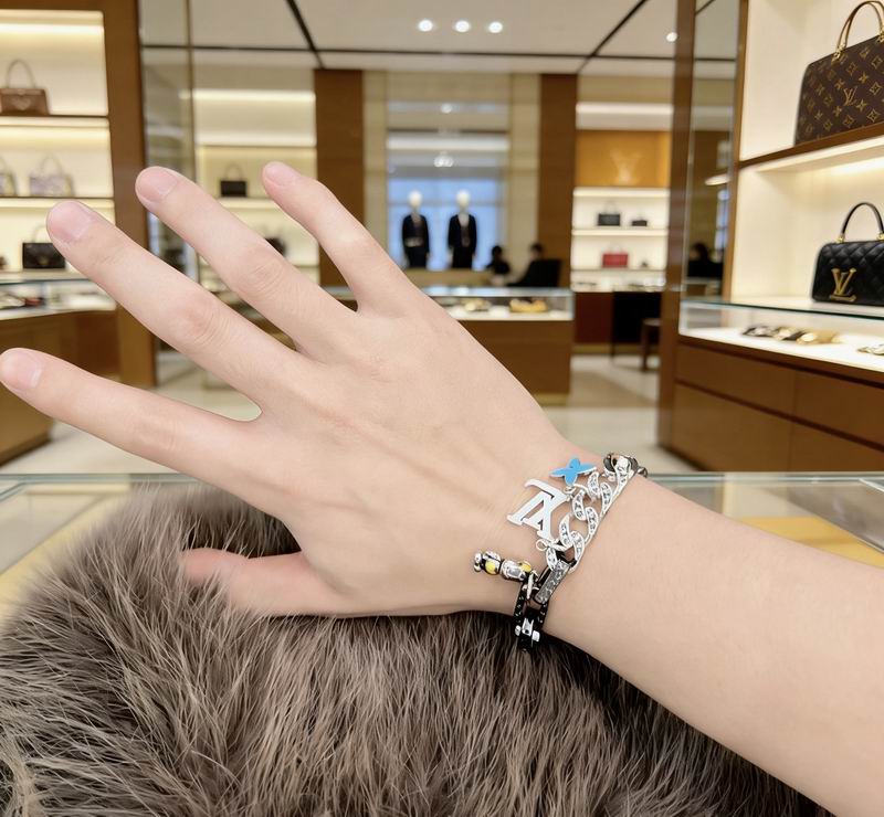 LV Bracelet 02yxs68 (8)