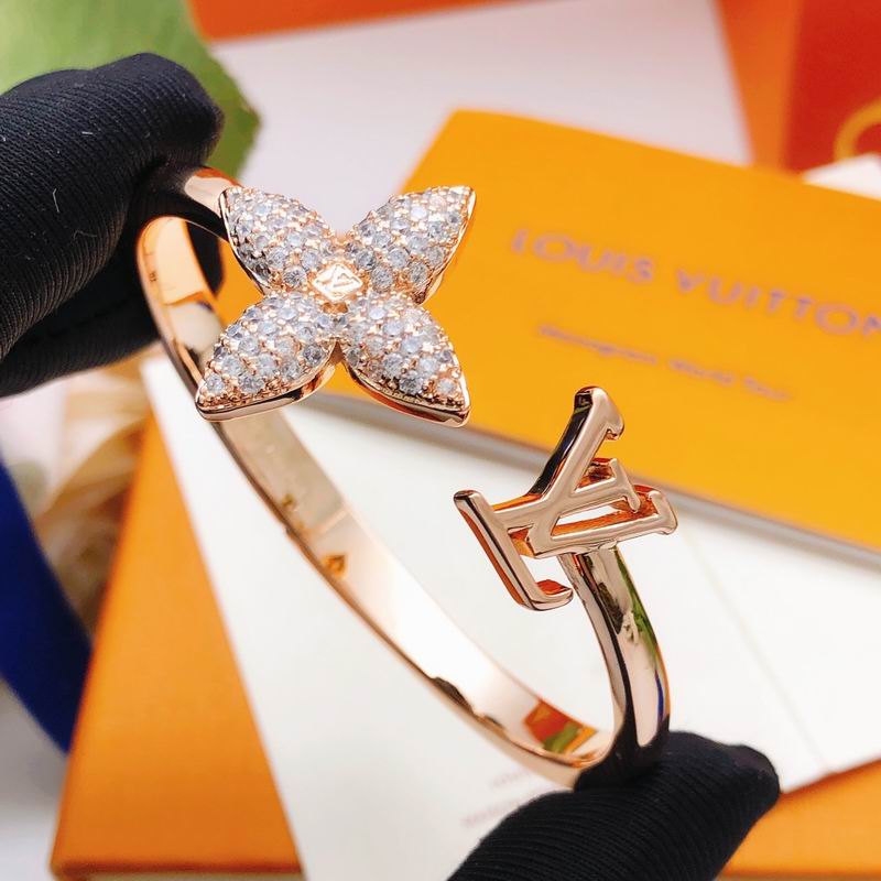 LV Bracelet 02yxs69 (16)