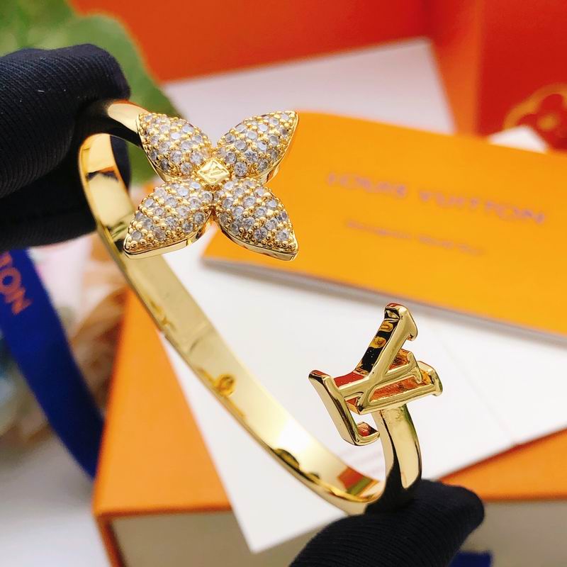 LV Bracelet 02yxs69 (5)
