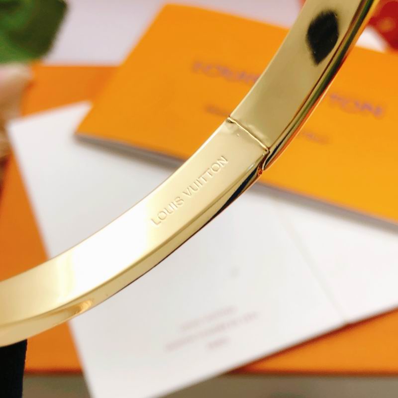 LV Bracelet 02yxs69 (6)