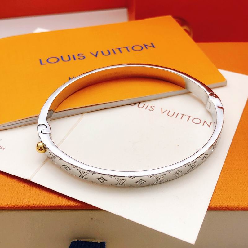 LV Bracelet 02yxs70 (5)