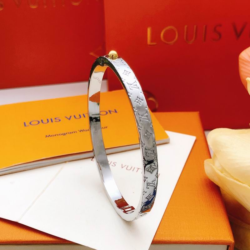 LV Bracelet 02yxs70 (6)
