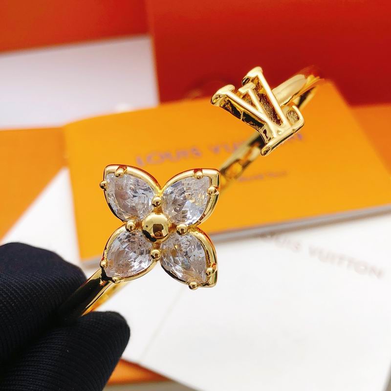LV Bracelet 02yxs81 (4)