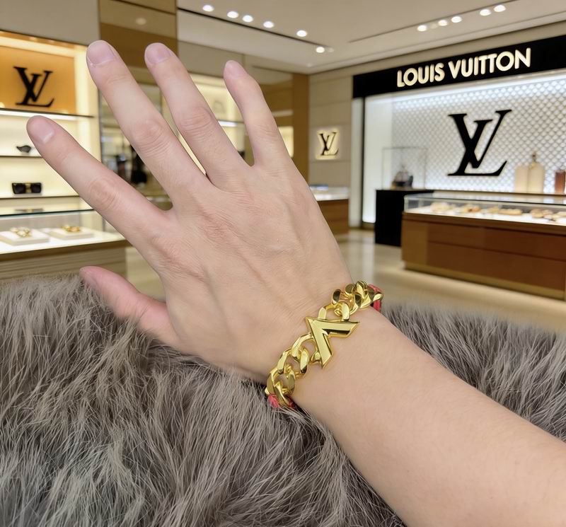 LV Bracelet 03yxs143 (8)