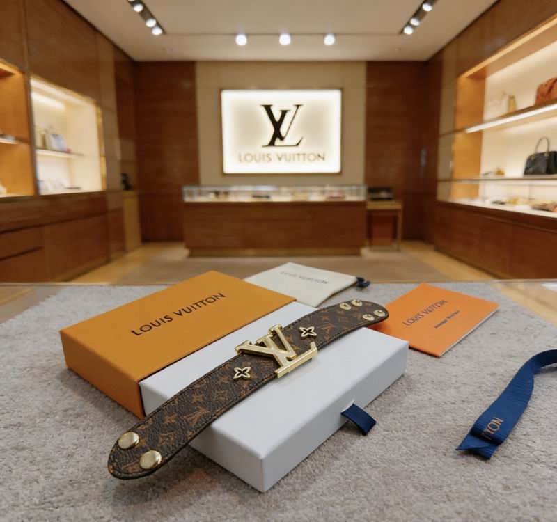 LV Bracelet 03yxs147 (1)