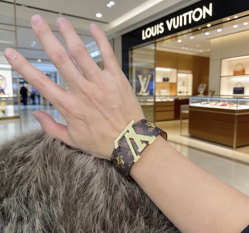 LV Bracelet 03yxs147 (6)