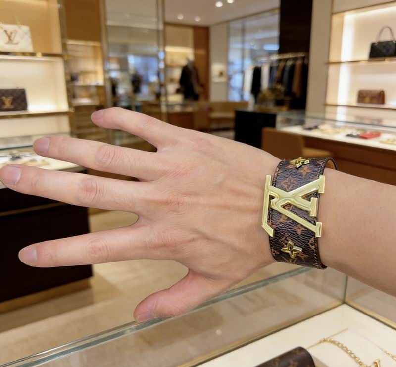 LV Bracelet 03yxs147 (7)