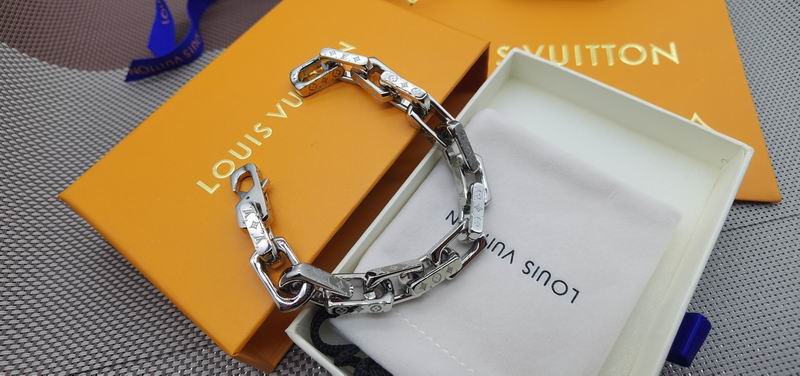 LV Bracelet 03yxs153 (2)