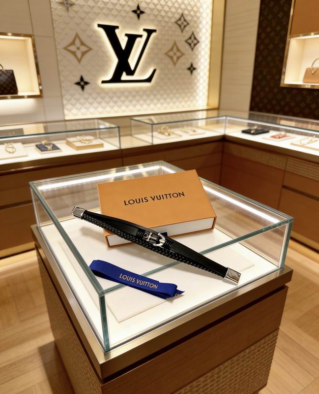 LV Bracelet 03yxs154 (2)