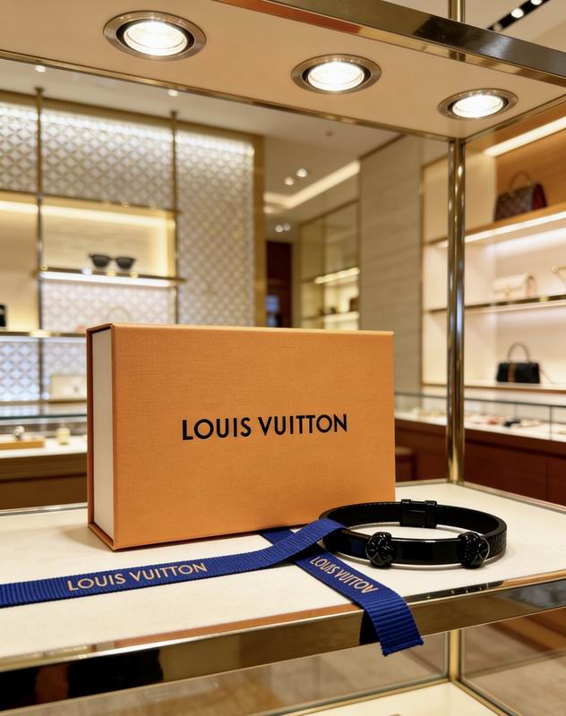 LV Bracelet 03yxs155 (1)