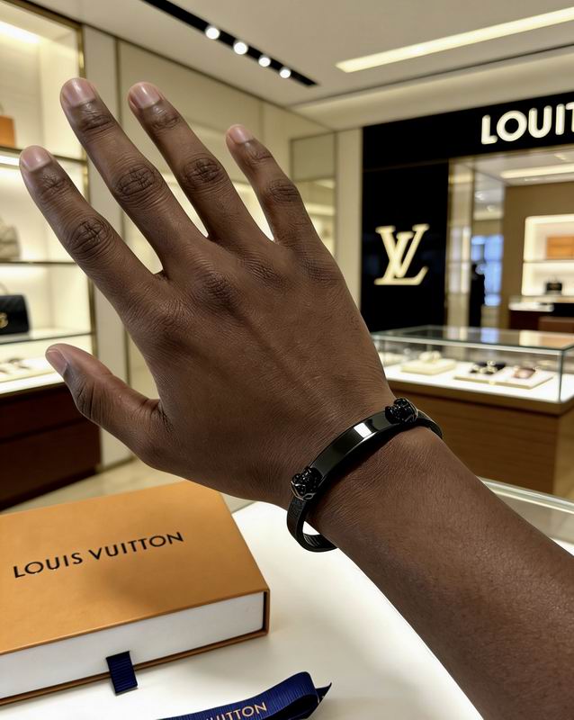 LV Bracelet 03yxs155 (6)