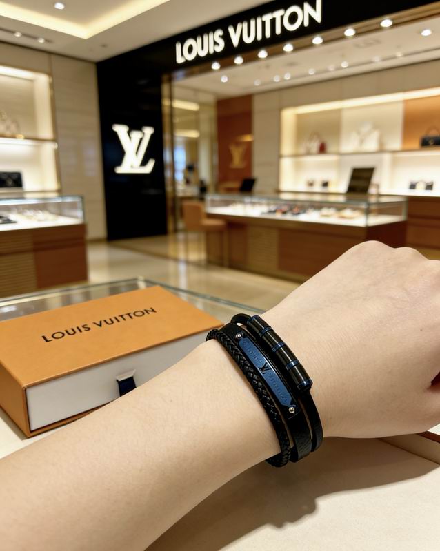 LV Bracelet 03yxs157 (5)
