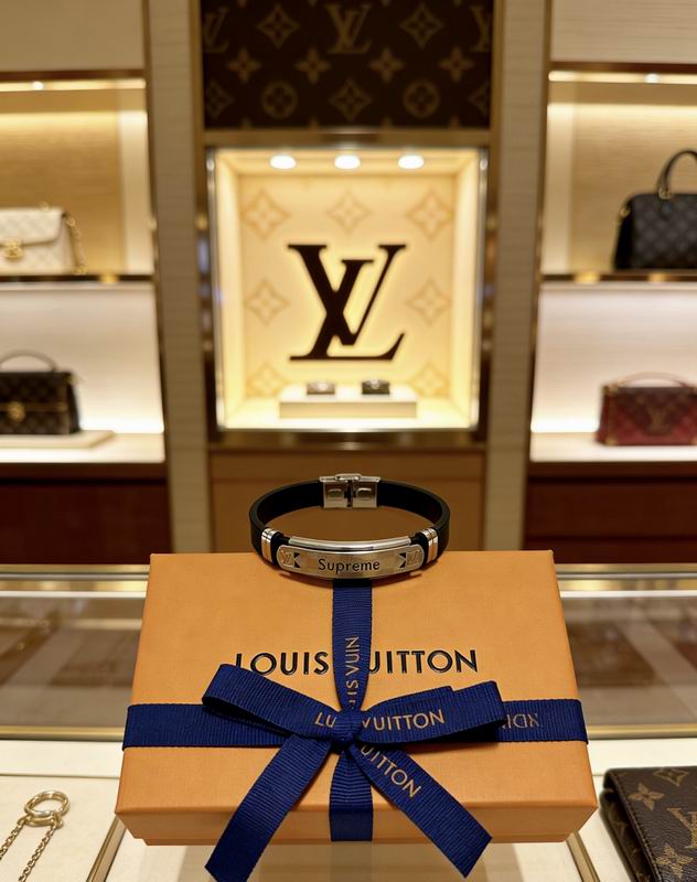 LV Bracelet 03yxs160 (2)