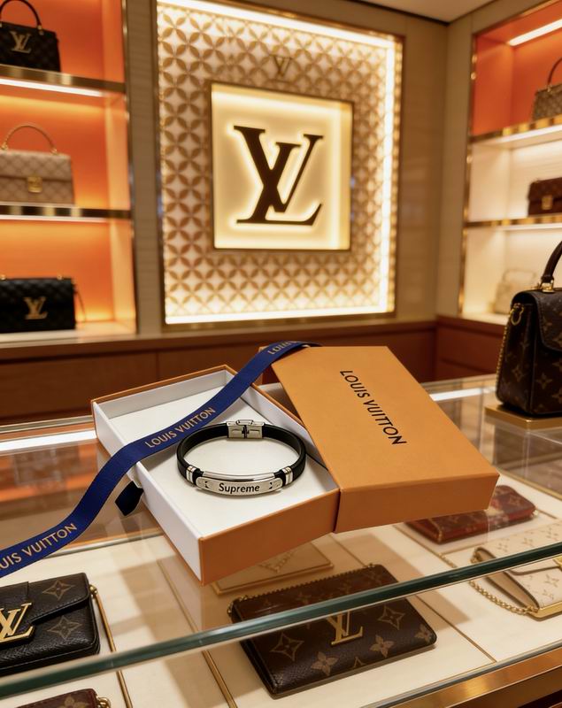 LV Bracelet 03yxs160 (5)