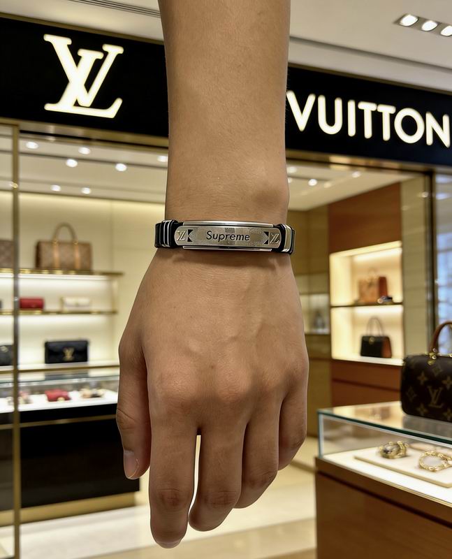 LV Bracelet 03yxs160 (8)