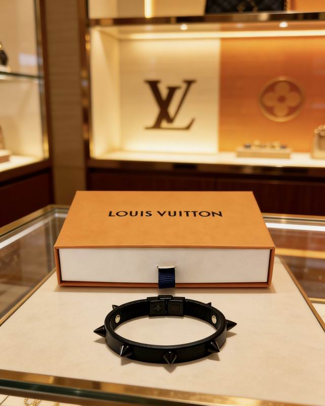 LV Bracelet 03yxs168 (2)