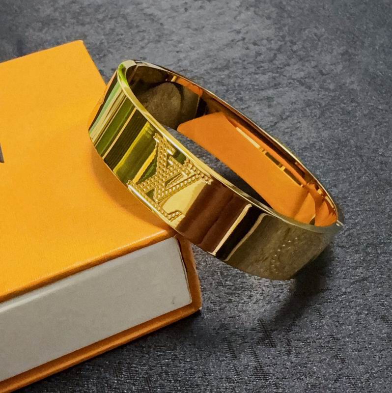 LV Bracelet 03yxs171 (5)
