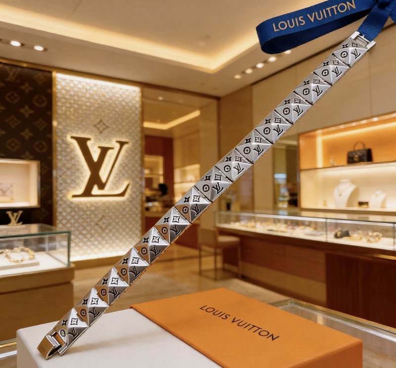LV Bracelet 03yxs174 (2)