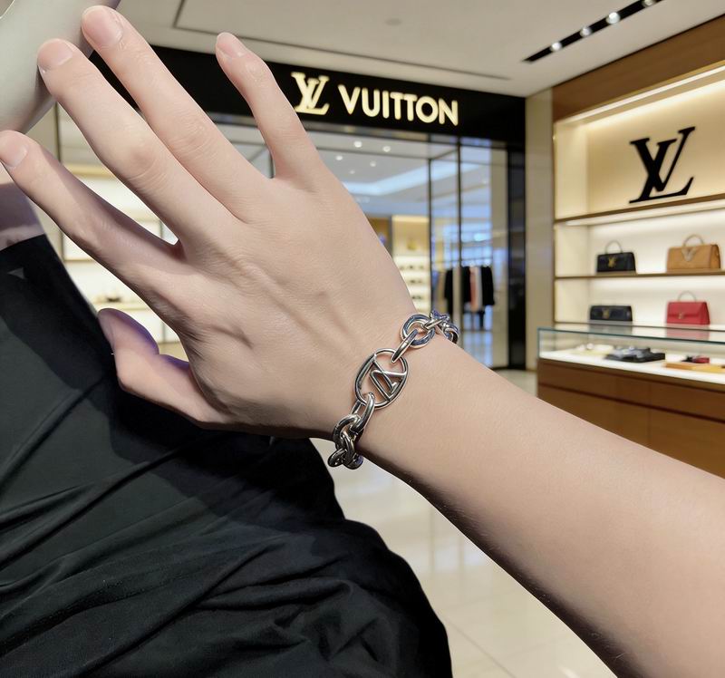 LV Bracelet 03yxs175 (7)